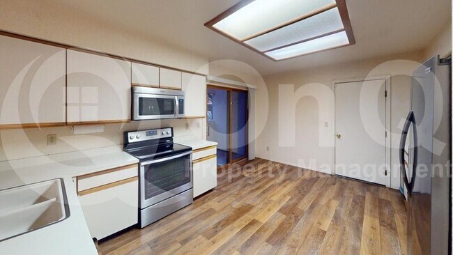 Building Photo - 107 E Horizon Cir