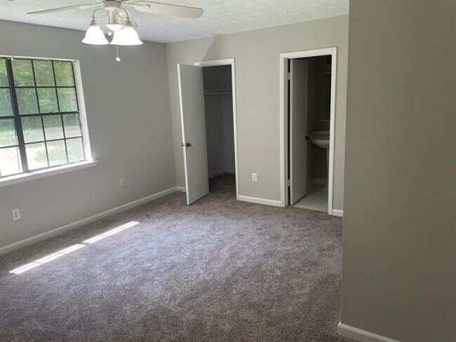Foto del edificio - 2766 Landington Way NW