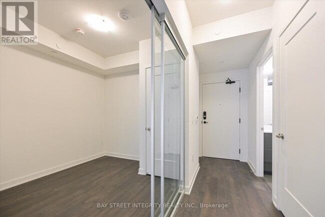 Photo du bâtiment - 121 Lower Sherbourne St