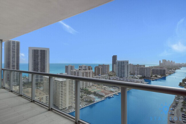 Foto del edificio - 2602 E Hallandale Beach Blvd