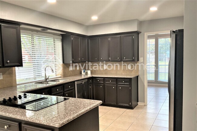 Foto del edificio - 4207 Pebble Beach Dr