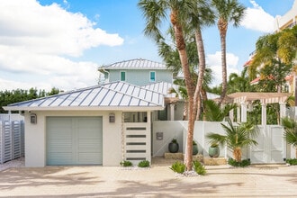 Building Photo - 2807 Sunset Way