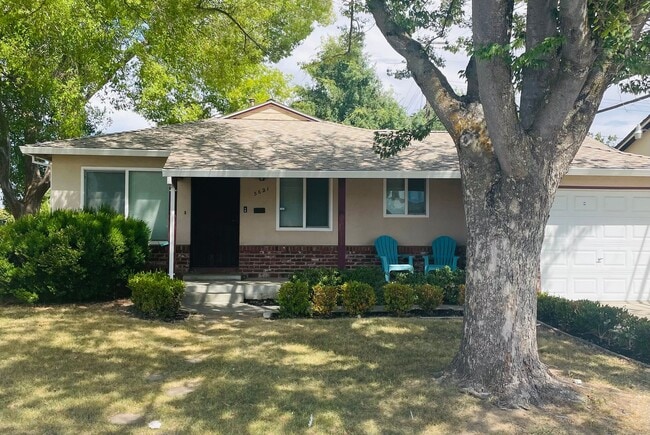 Renovated 2bed/1bath Duplex - Renovated 2bed/1bath Duplex Townhome