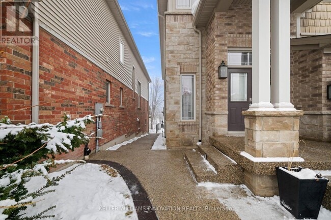 Building Photo - 695 Robert Ferrie Dr