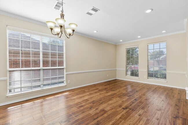 Building Photo - 2028 Austin Dr