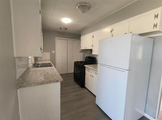Building Photo - Charming 4 bedroom, 2 bath home AVAILABLE ...
