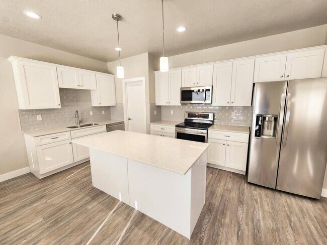 Foto del edificio - 277 E 1500 N St