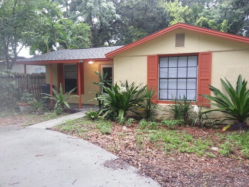 Primary Photo - 1906 Cloverlawn Ave