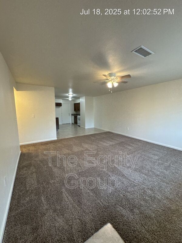 Building Photo - 2438 W Caldwell Ave