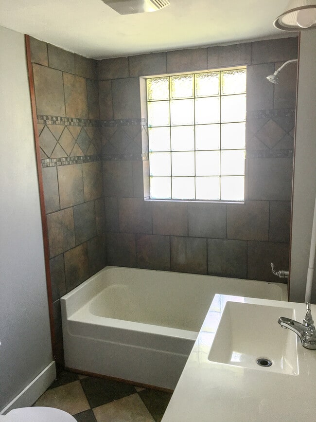 Building Photo - 108 Denson Ave NW