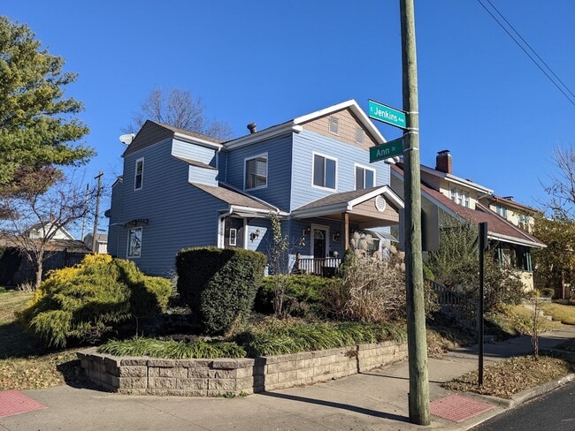 Foto del edificio - 546 E Jenkins Ave