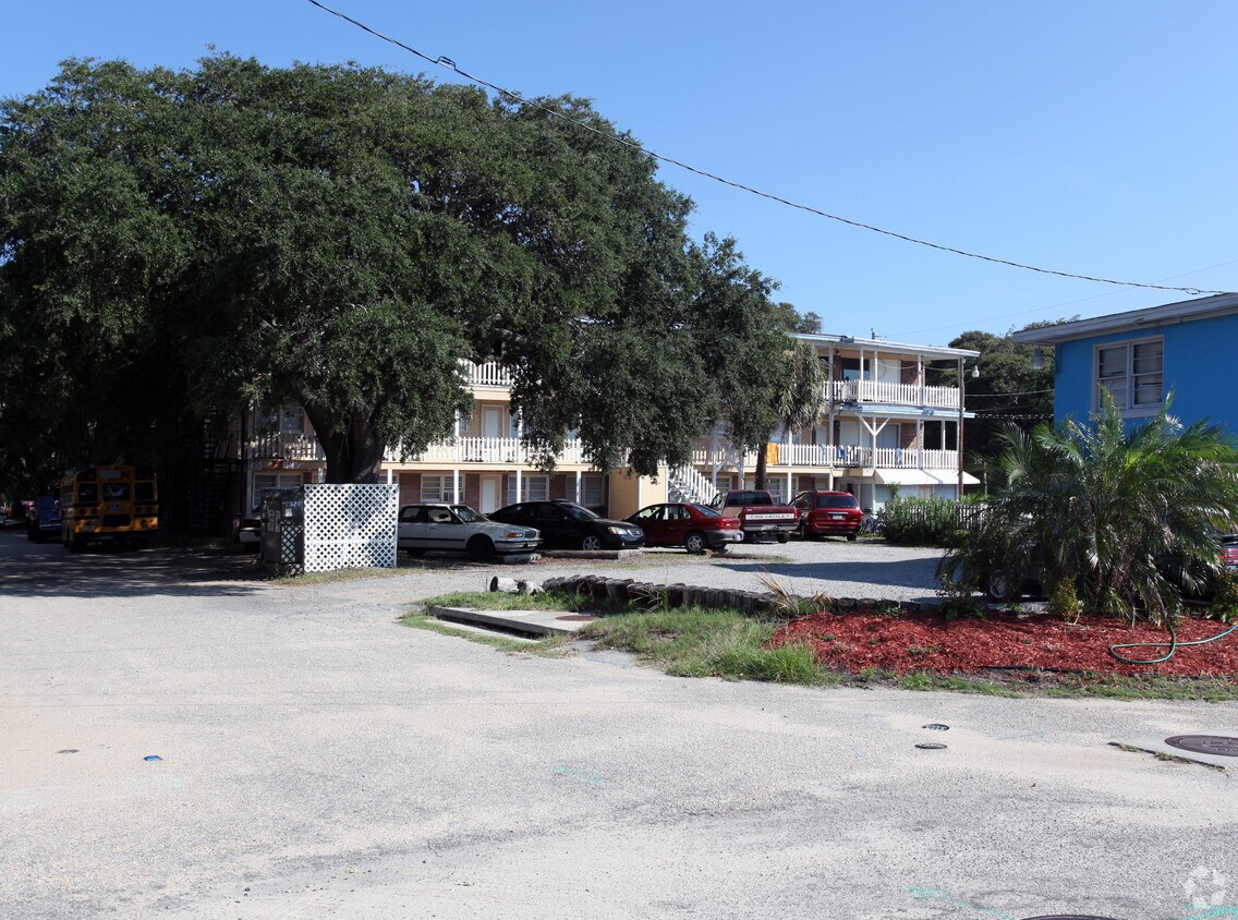 Building Photo - Ocean Oak