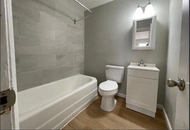 Foto del edificio - 810 S Crestway St