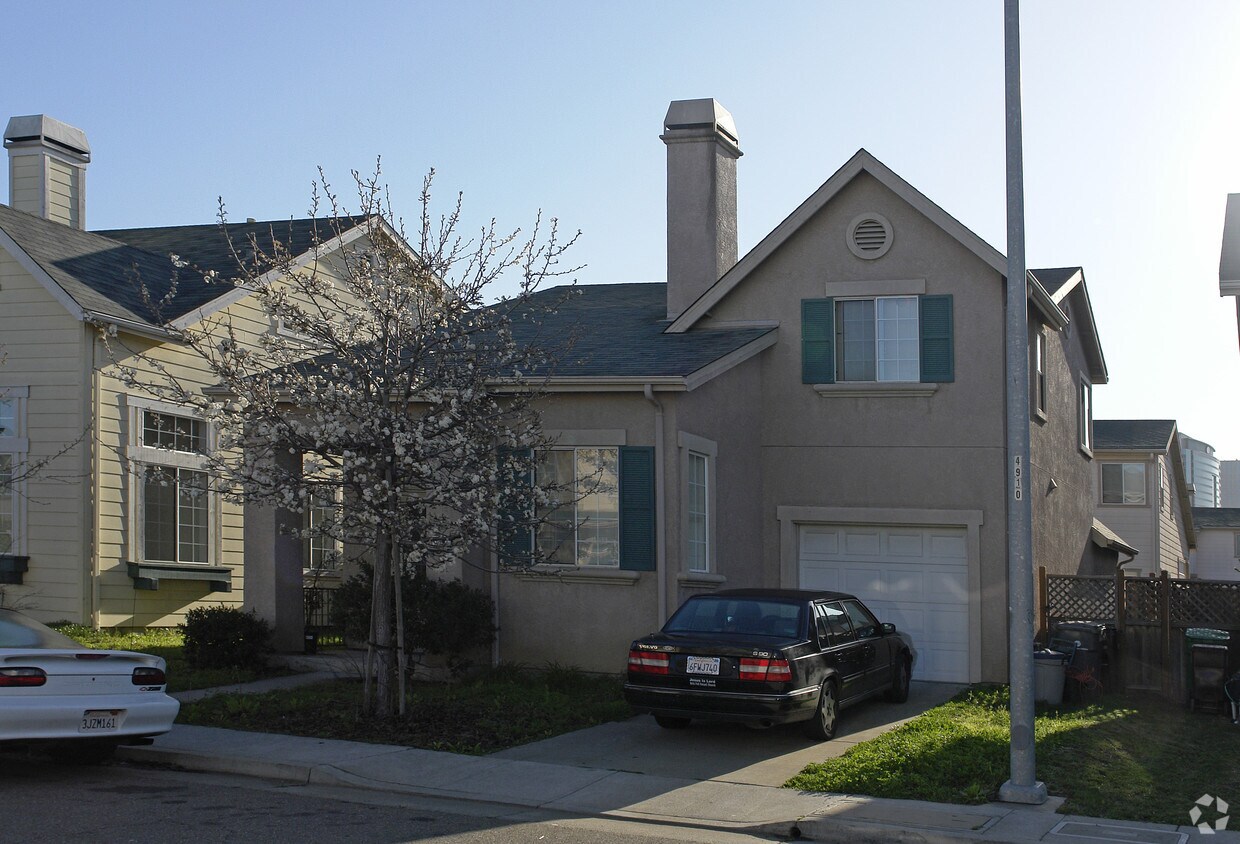 Foto principal - 910 Myrtle St