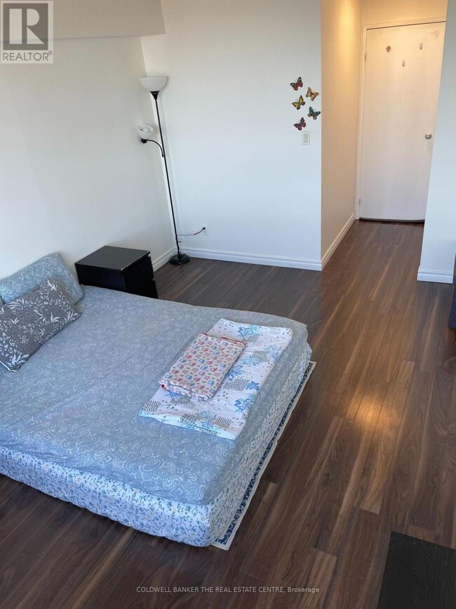 Photo du bâtiment - 75 Bamburgh Cir