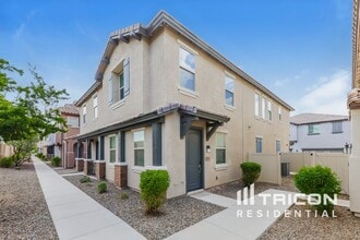 Building Photo - 12552 W Hummingbird Terrace