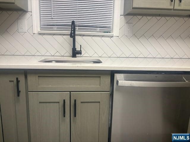 Building Photo - 20 Pine St