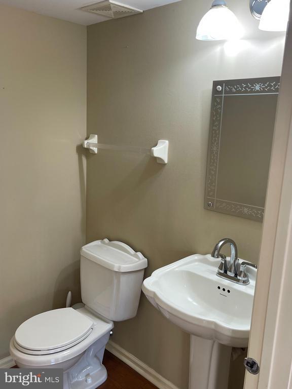 Foto del edificio - 208 Strawberry Ct