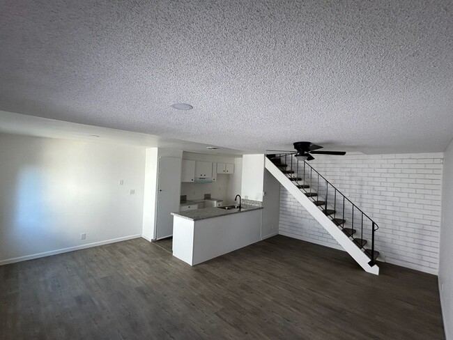 Foto del edificio - 4936 HOLT AVE - 2 BEDROOM 1 BATH - FRESNO ...