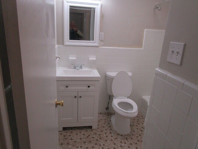 Foto del edificio - 2936 Hallmark Ln