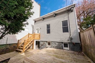 Building Photo - 110 Charles St