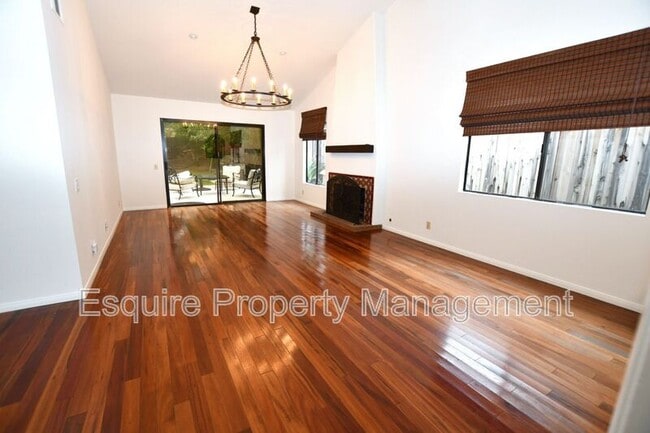 Building Photo - 4275 Silverado Dr