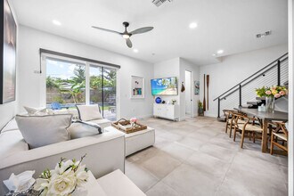 Building Photo - 317 Fillmore Ave