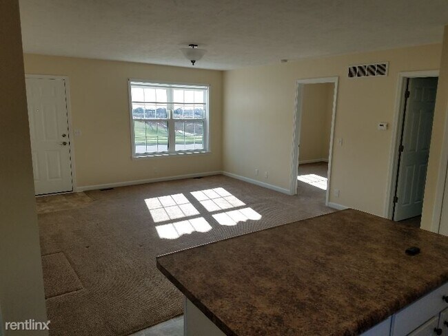 Building Photo - 2 br, 1 bath Apartment - 1664 Executive Court