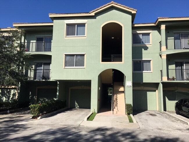 Foto del edificio - 350 Crestwood Cir