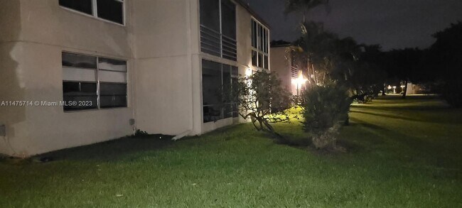 Foto del edificio - 16 Willowbrook Ln