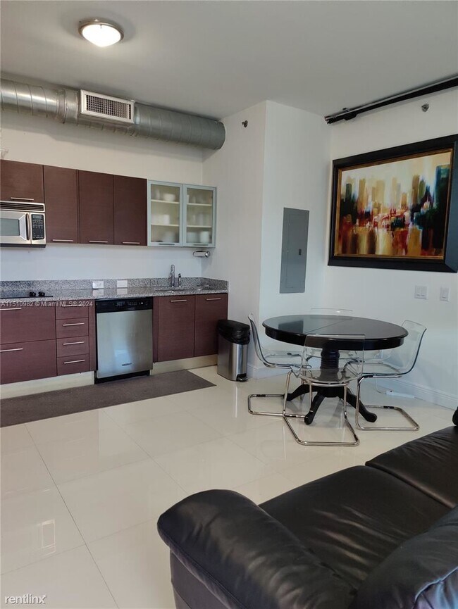 Foto del edificio - 2 br, 2 bath Condo - 3029 NE 188th St Apt 101