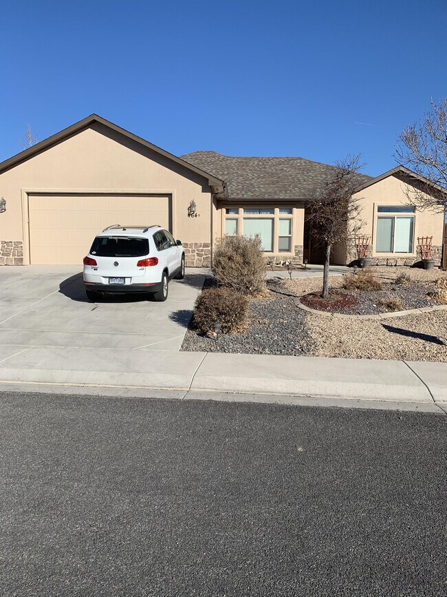 Foto del edificio - 464 1/2 Chatfield Ln