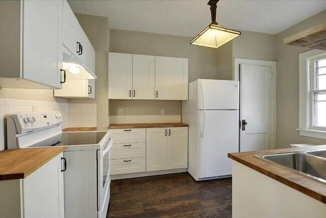 Foto del edificio - 1327 Vincent Ave N