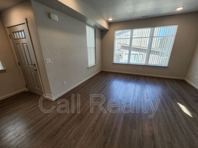 Building Photo - 2718 S Morrill Ln