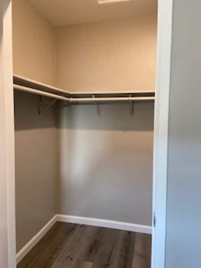 Building Photo - Gallant/Slevkov