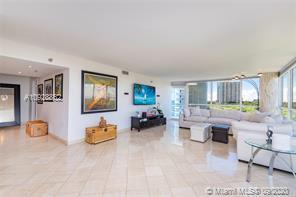 Building Photo - 2025 Brickell Ave