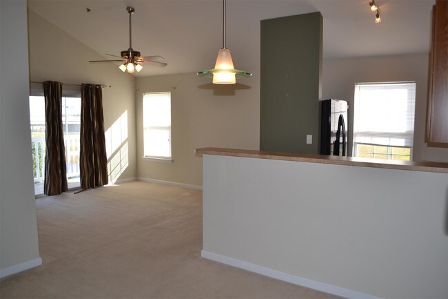 Foto del edificio - 12301 Spring Creek Ln