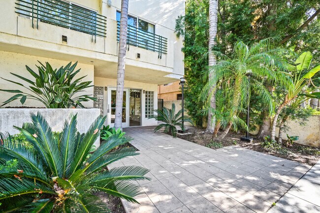 Building Photo - 4620 Vista Del Monte Ave