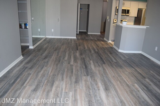Foto del edificio - 3 br, 2 bath House - 801 Brandon Ave.