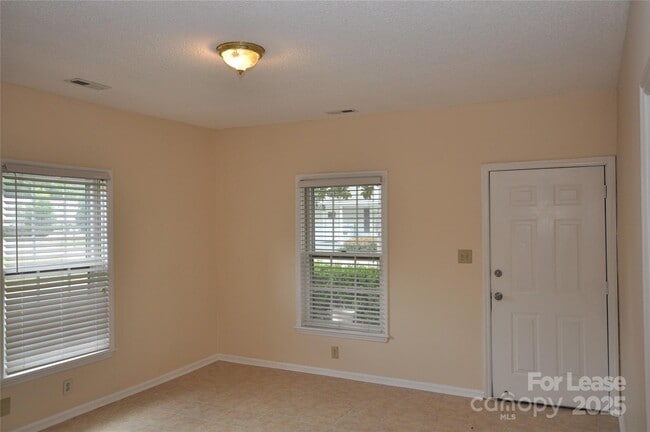 Building Photo - 2204 Acme Rd