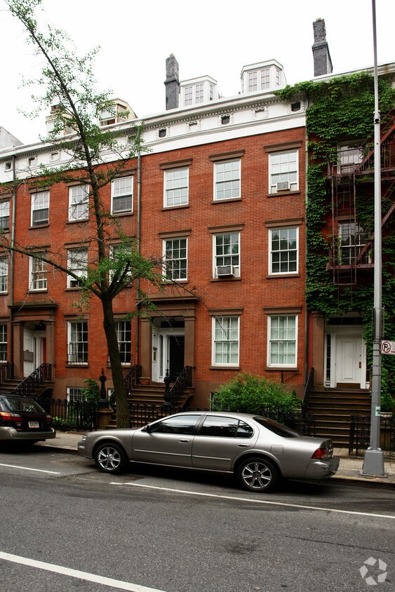 Building Photo - 416 W 20th St