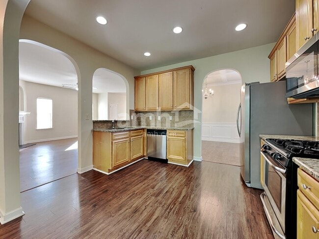 Building Photo - 1470 Rose Terrace Cir
