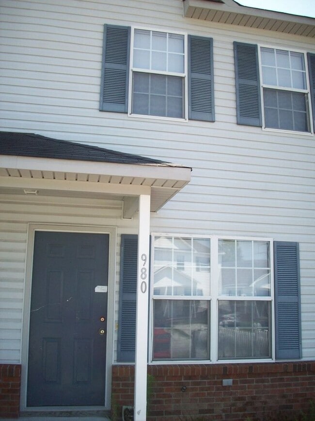 Building Photo - 980 W Pueblo Dr