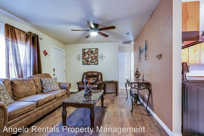 Building Photo - 3 br, 2 bath House - 513 E 25th