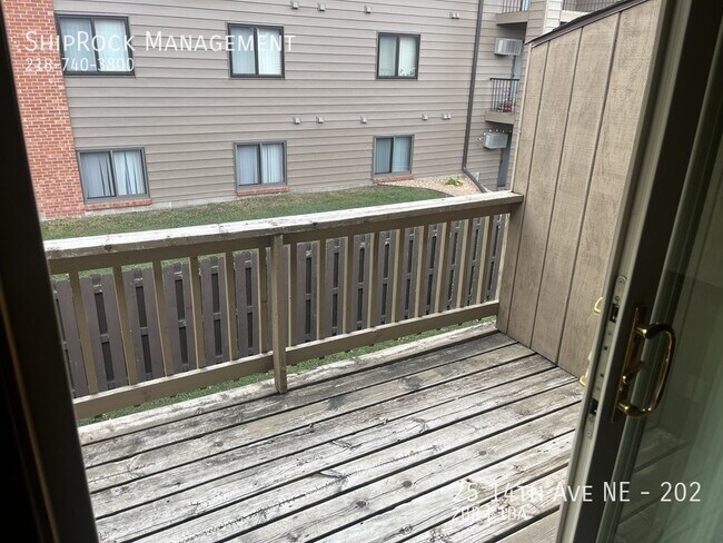 Foto del edificio - 25 14th Ave NE