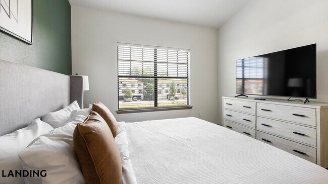 Foto del edificio - 3232 N Garland Ave