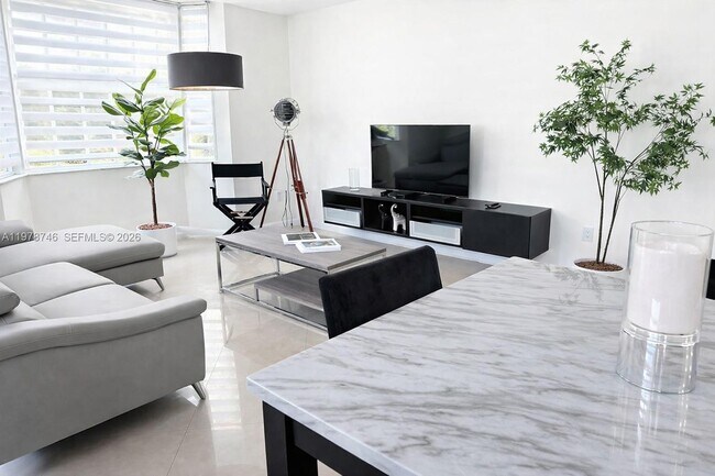 Foto del edificio - 19901 E Country Club Dr