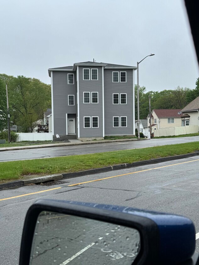 Primary Photo - 393 Hamilton St