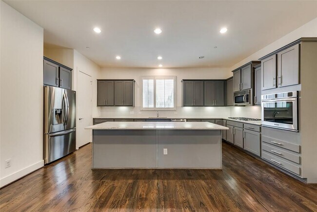 Foto del edificio - 4211 Rawlins St
