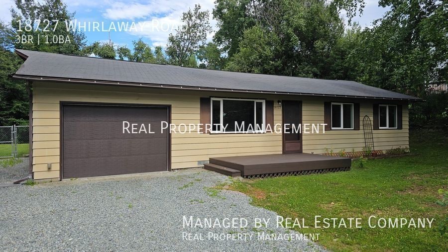 Primary Photo - Cute three bedroom one bathroom single gar...